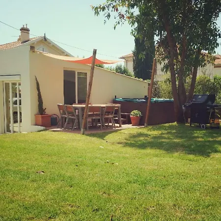 Holiday home Cabanon Vert